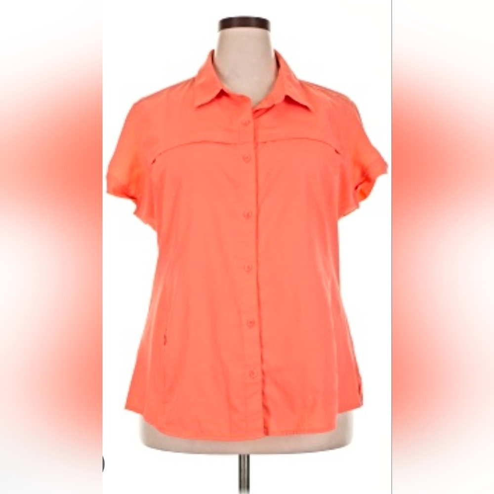 Magellan Outdoors Women's Fishing Shirt (2) Moisture Wicking Shoulder Vents